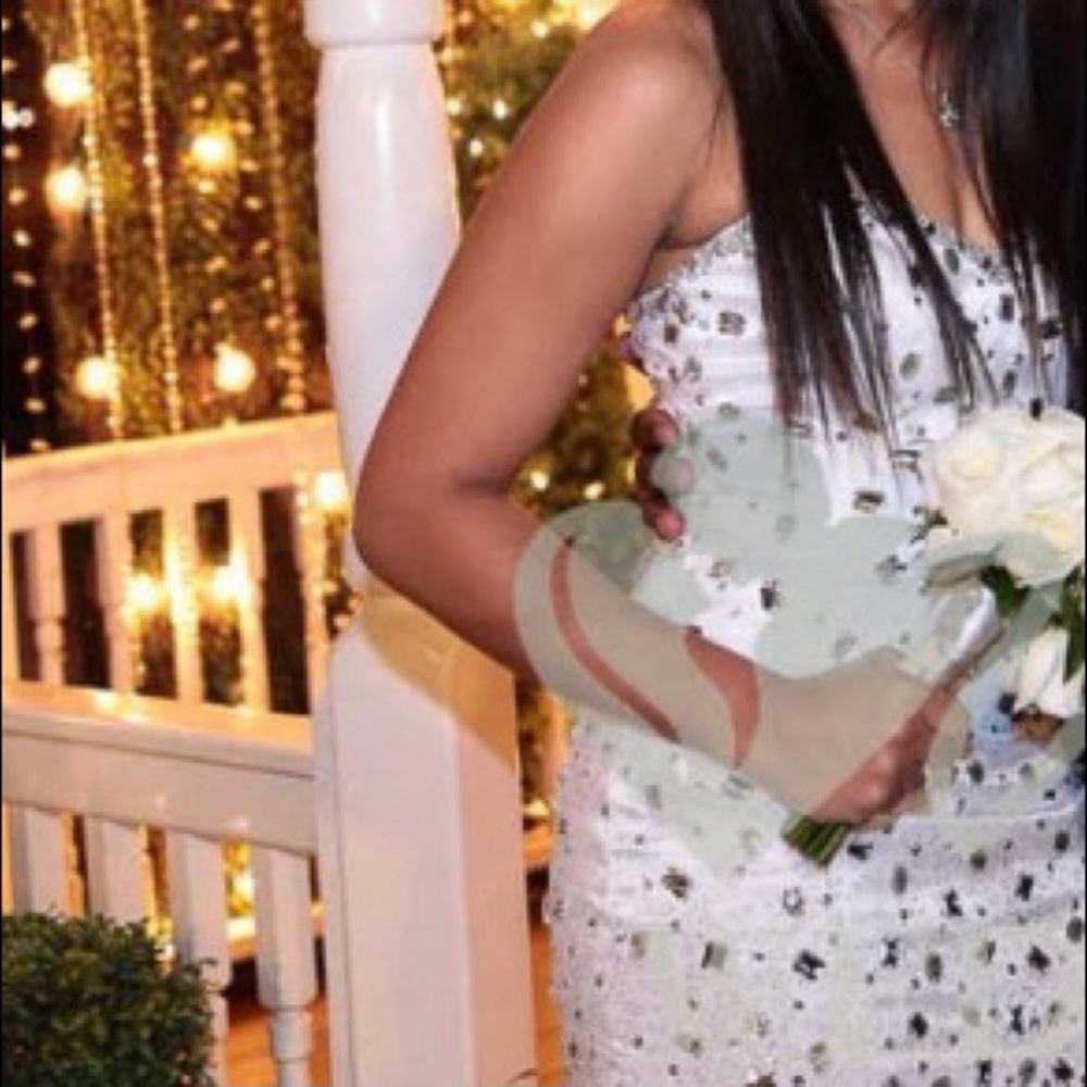 White Mermaid wedding dress - Picture 2 of 7